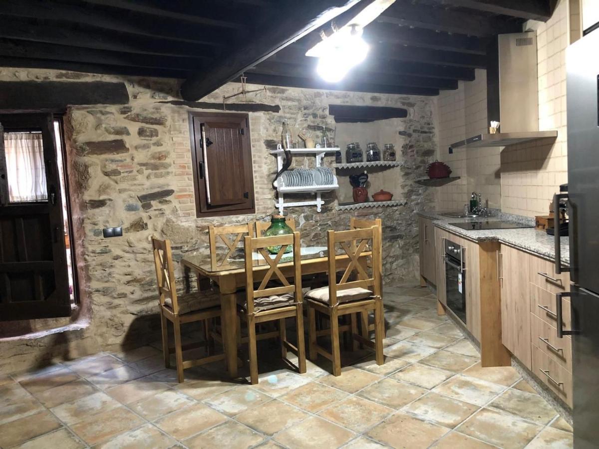 Casa Rural La Moraquintana Villa Santibanez el Bajo Luaran gambar