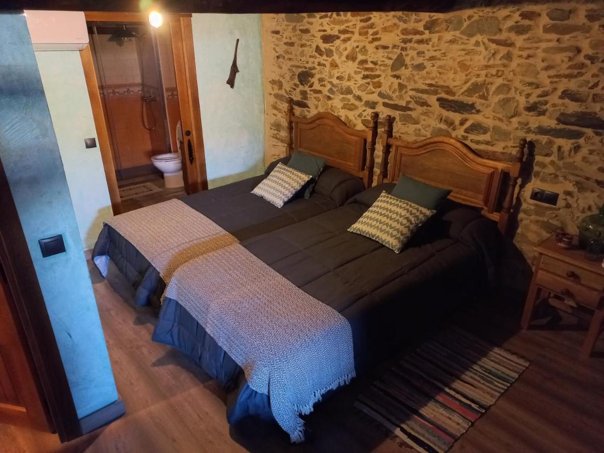Casa Rural La Moraquintana Villa Santibanez el Bajo Luaran gambar