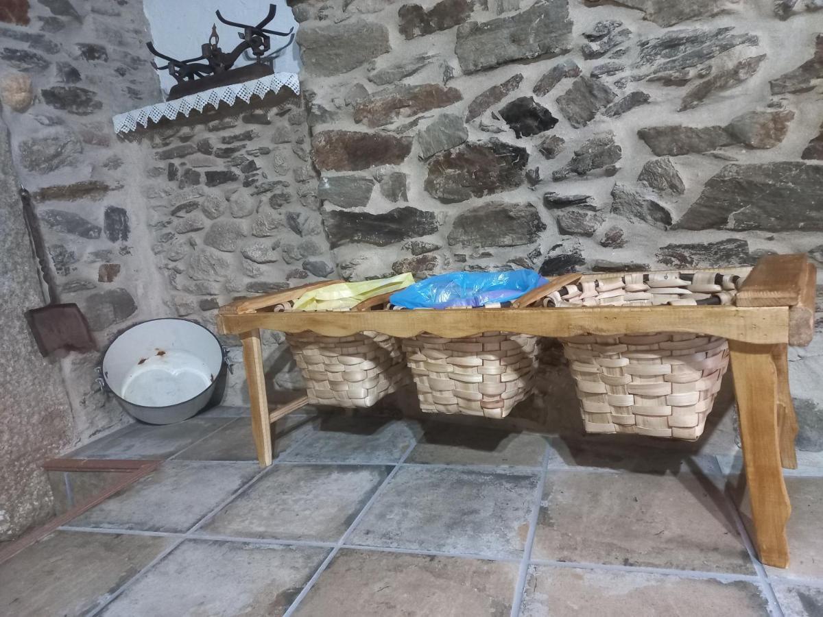 Casa Rural La Moraquintana Villa Santibanez el Bajo Luaran gambar